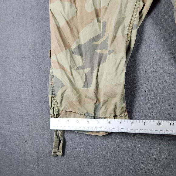 American Eagle Women’s Shorts Cargo Camo Sz 4 Y2K - Picture 5 of 11